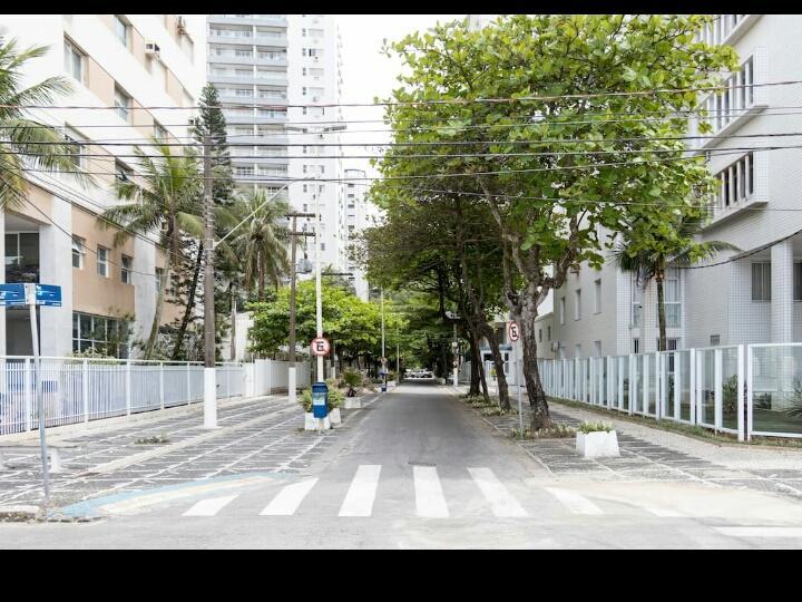 瓜鲁雅Pequeno E Aconchegante Meia Quadra Da Praia公寓 外观 照片